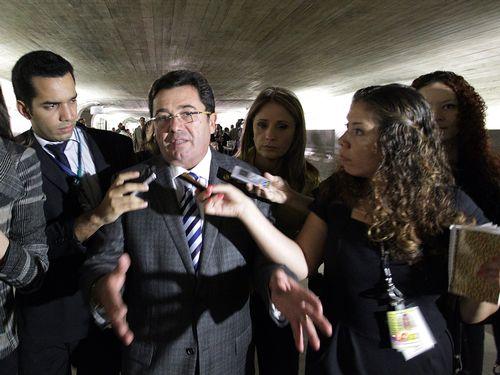 Relatrio do Senador Vital do Rgo vai definir os detalhes da internet no Brasil